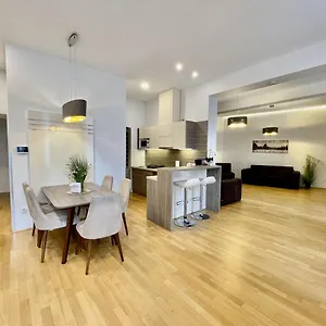 Apartment 7, Wien